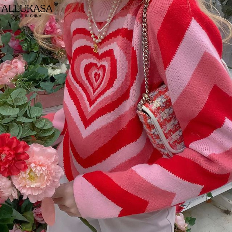 Elegant Women Heart Striped Sweaters  Round Neck