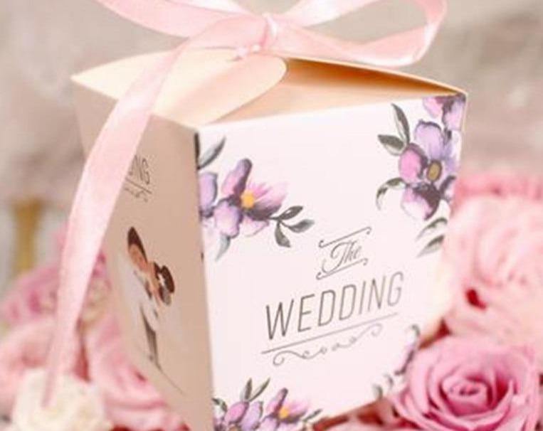 European Wedding Gift Packing Sugar Box Pink Color Ribbon Sweet Flower Bride and Groom Beautiful Wedding Decoration 50pcs