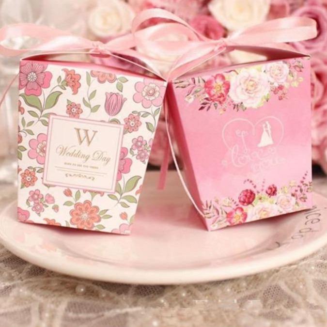 European Wedding Gift Packing Sugar Box Pink Color Ribbon Sweet Flower Bride and Groom Beautiful Wedding Decoration 50pcs